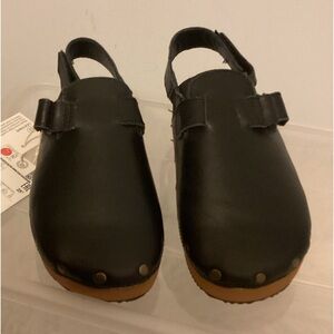 Zara 100% leather clogs buckled ankle strap